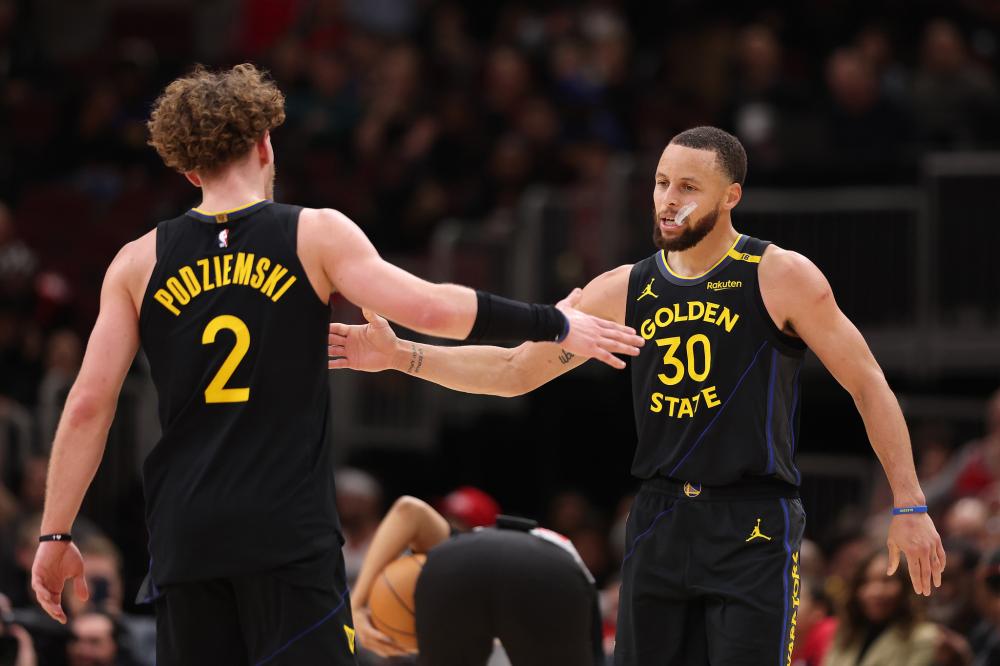 又让队友在 又让队友在